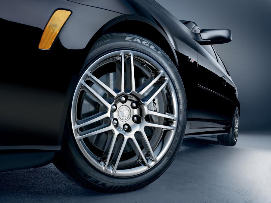  Cadillac CTS-V 2004 года  (фото 4 из 104)